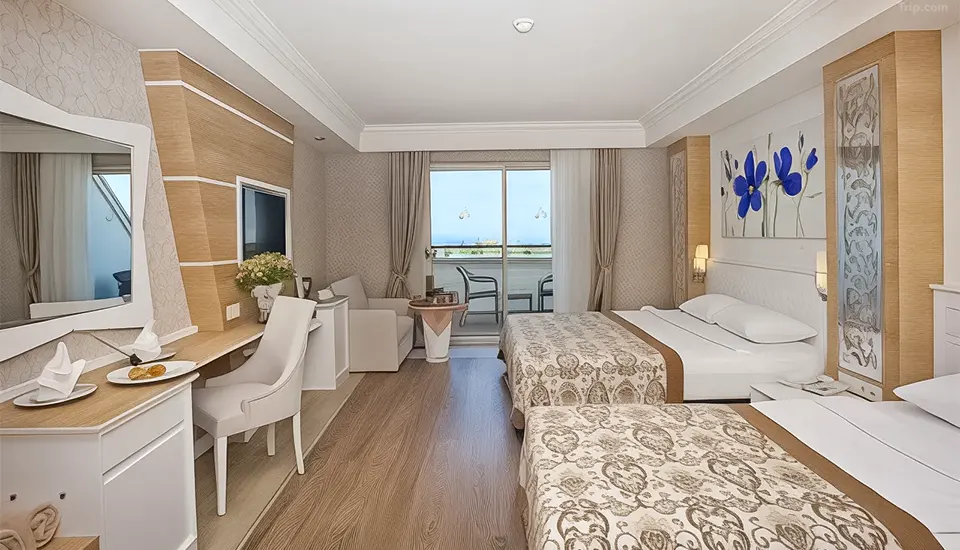 کریستال سانست لاکچری ریزورت